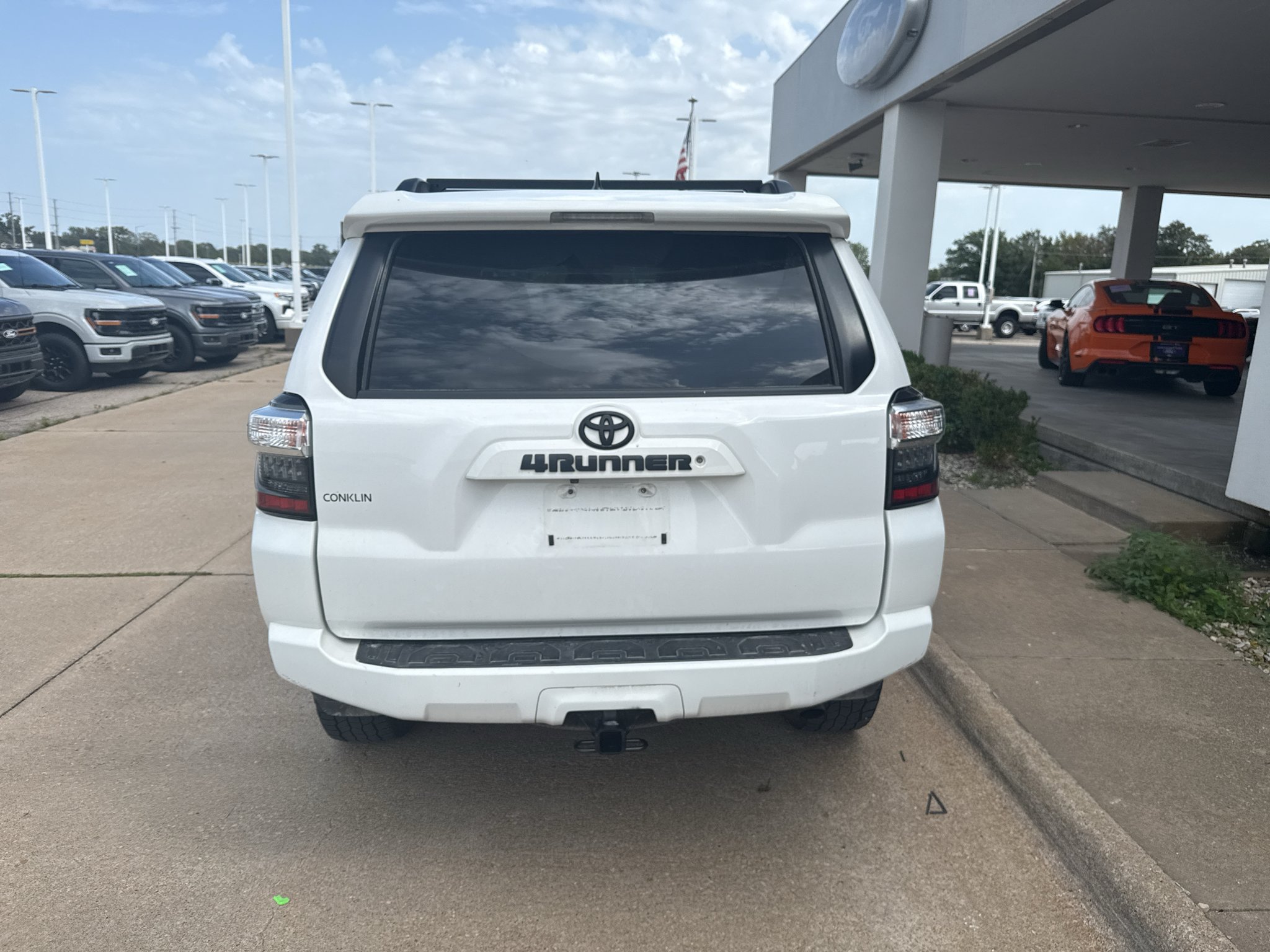 Used 2019 Super White Toyota SR5 Premium image 7