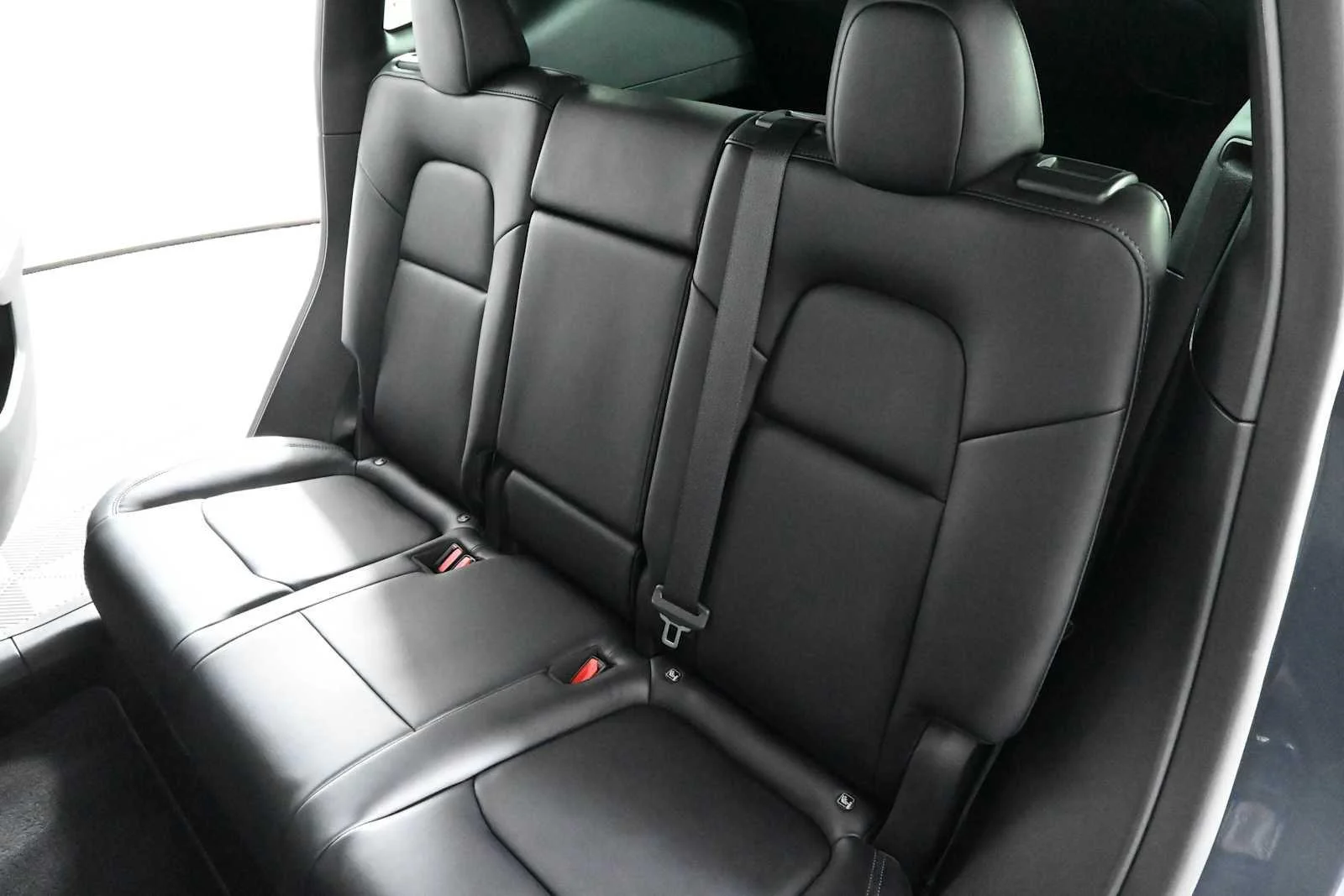 Used 2022  Tesla Performance image 15