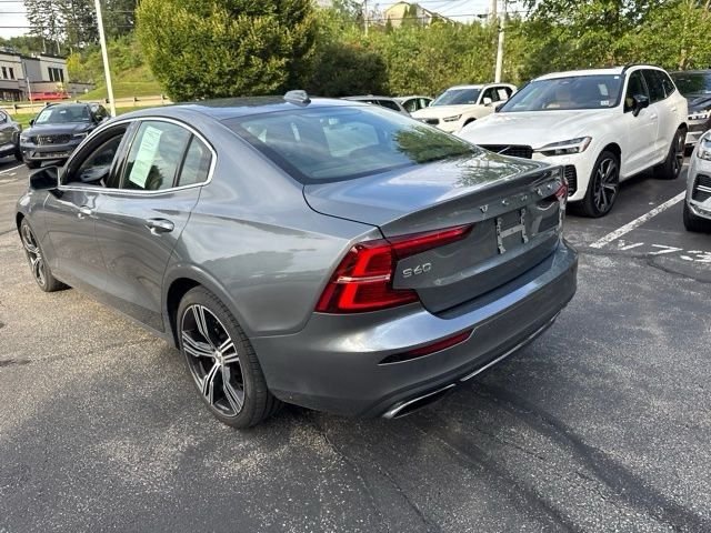 Used 2021 Gray Volvo T5 Inscription image 9