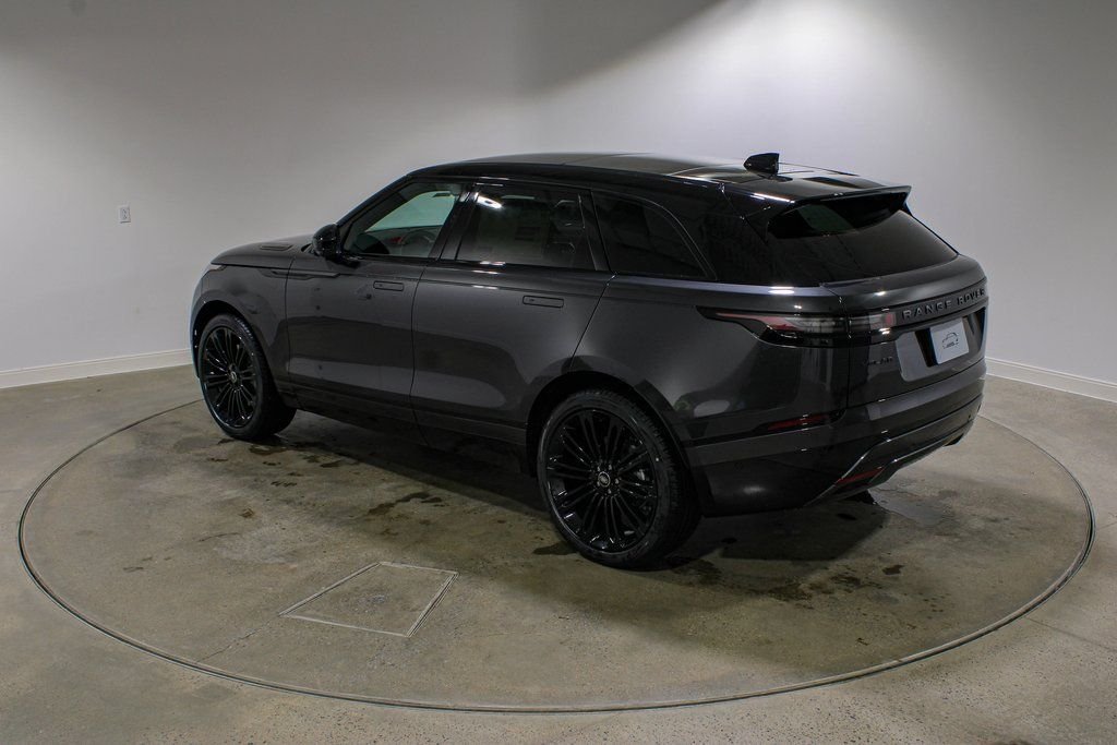Certified Used 2026 Carpathian Gray Premium Metallic Land Rover Dynamic SE image 3
