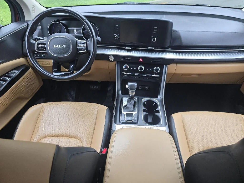 Used 2023 Red Kia LX Seat Package image 16