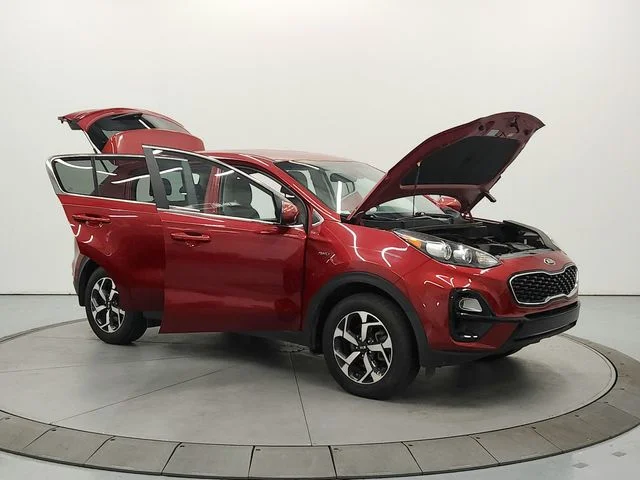 Used 2022 Red Kia LX image 9