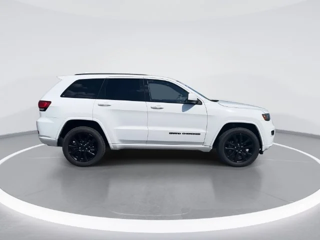 Used 2020 White Jeep Altitude image 8