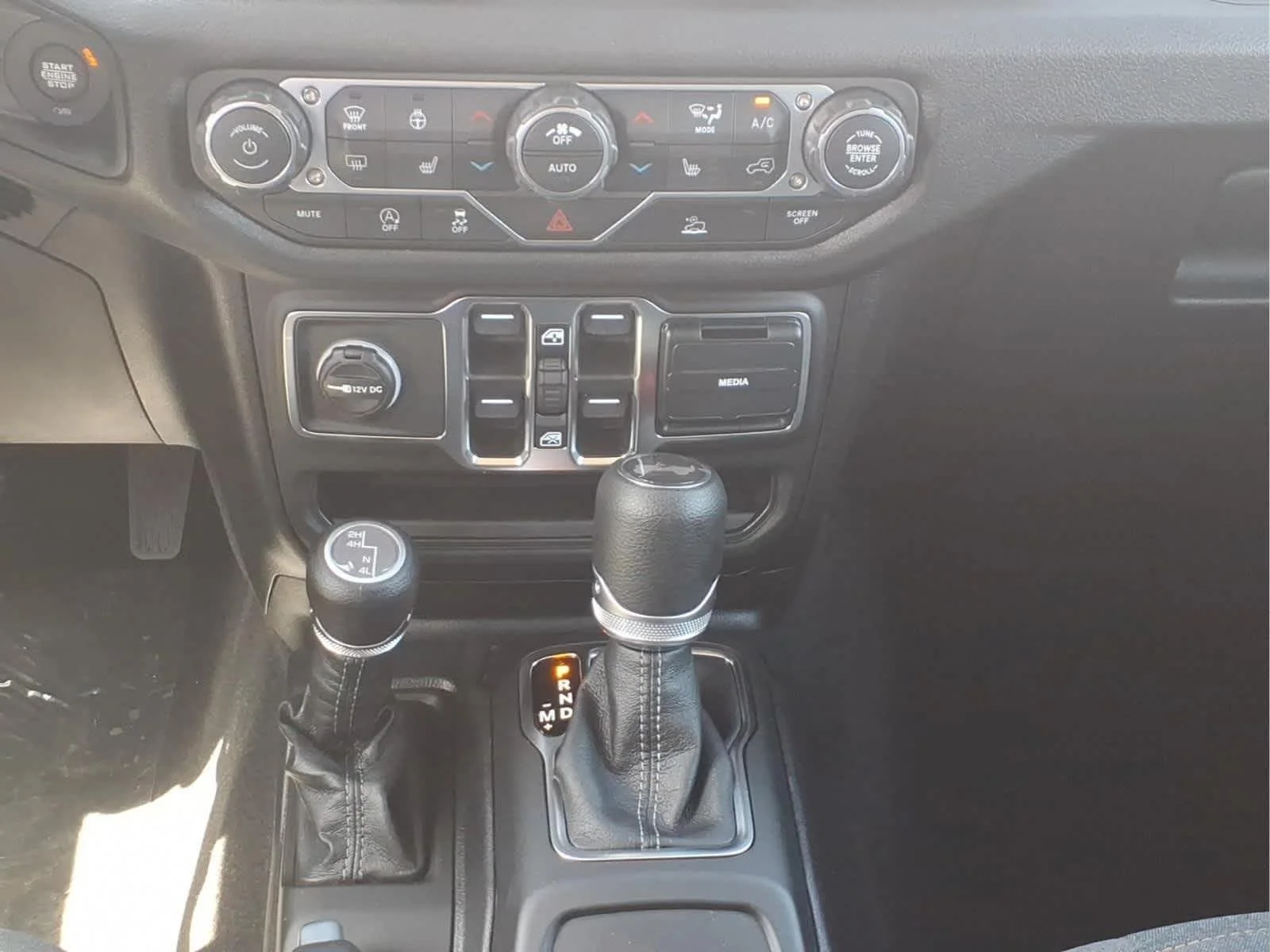 New 2026 Reign Jeep Sport S image 14