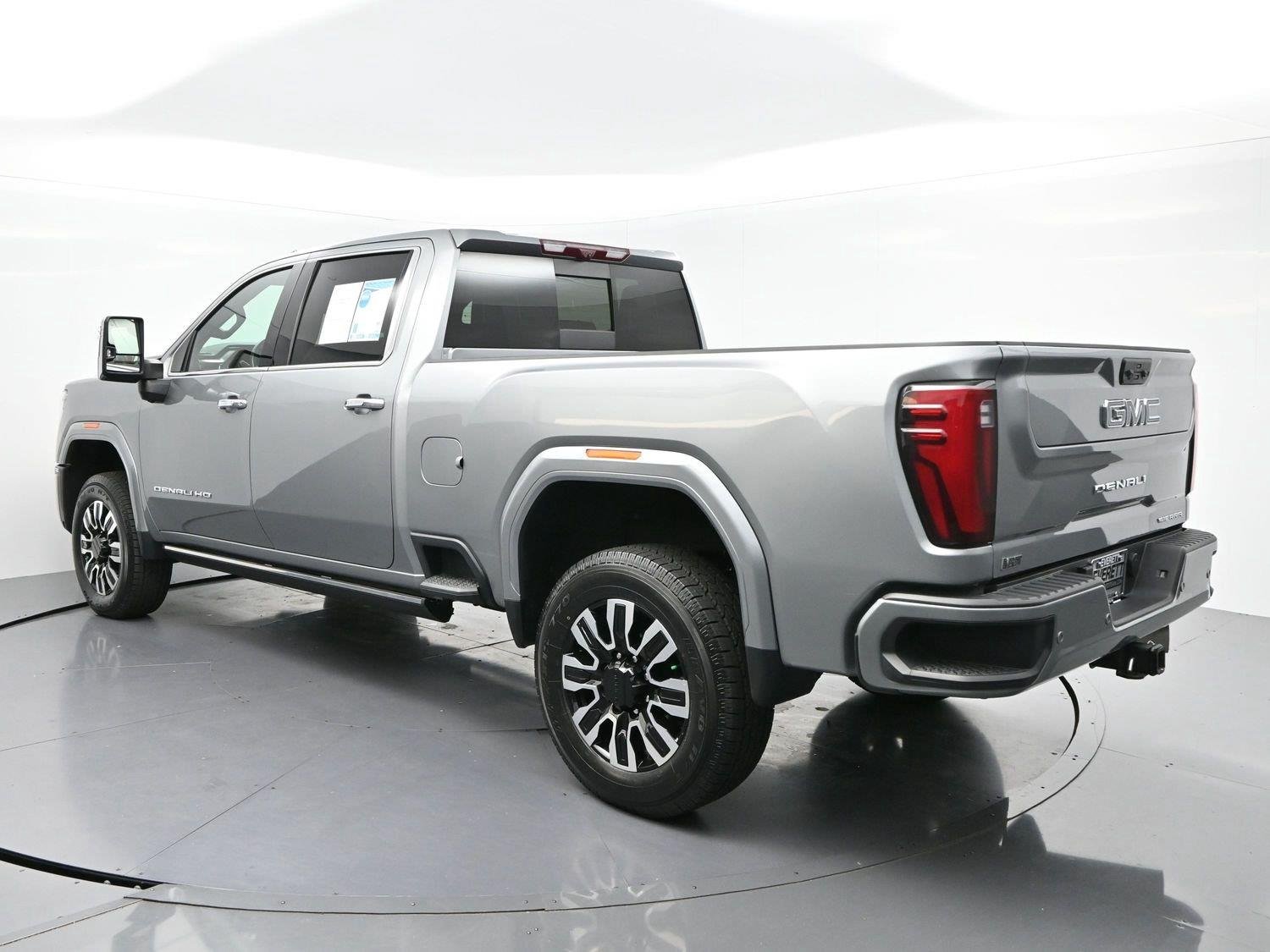 Used 2025 Sterling Metallic GMC Denali Ultimate image 5