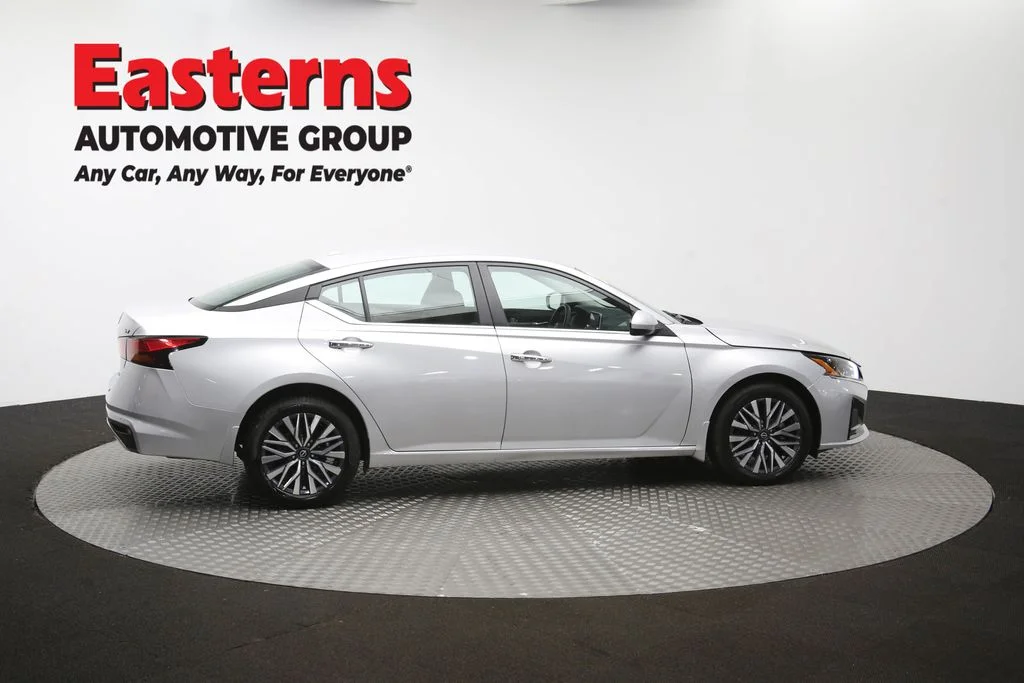 Used 2023 Silver Nissan 2.5 SV image 43