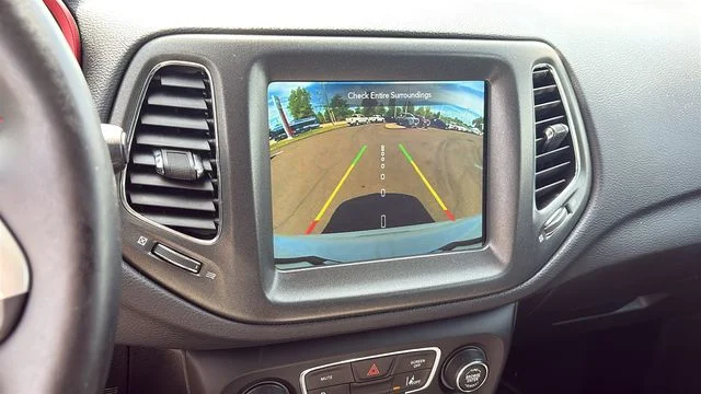 Used 2021 White Jeep Trailhawk image 18