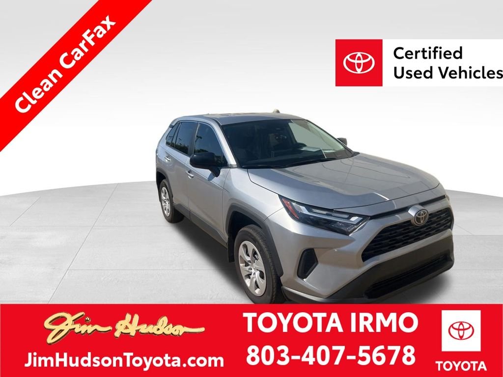 2025 Toyota RAV4 LE FWD's photo