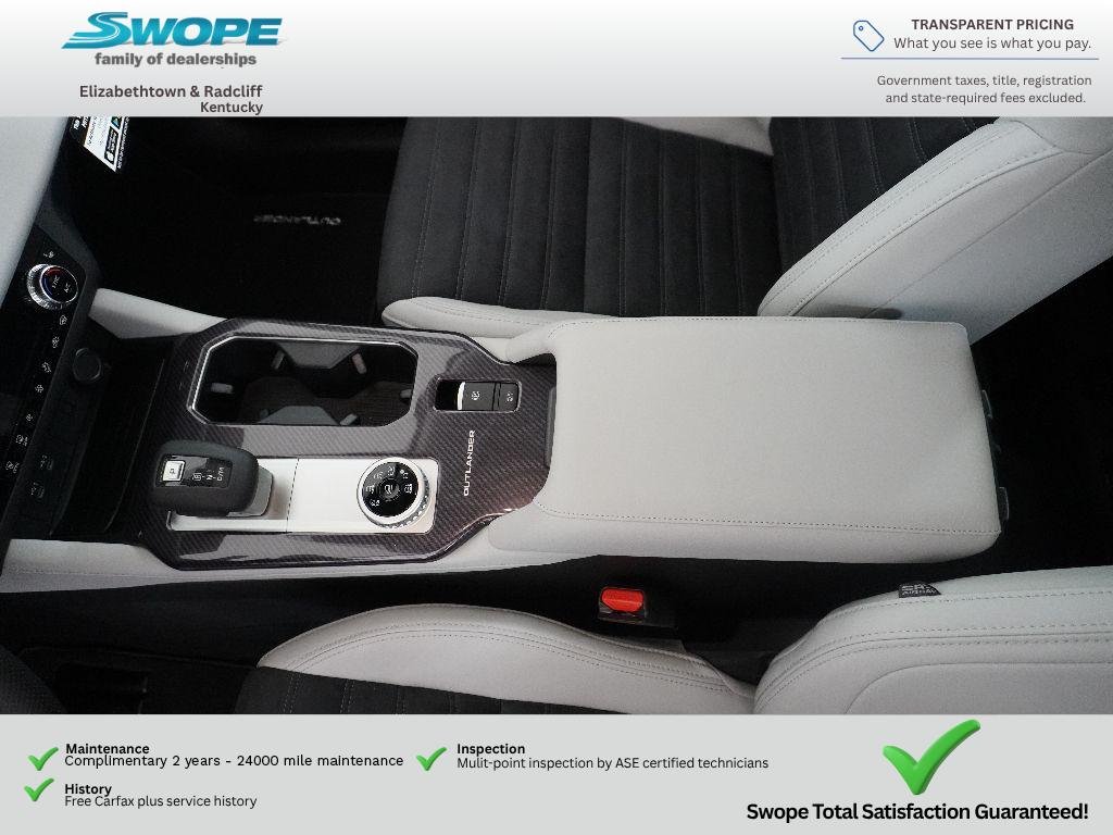 2025 Mitsubishi Outlander SE - Photo 32