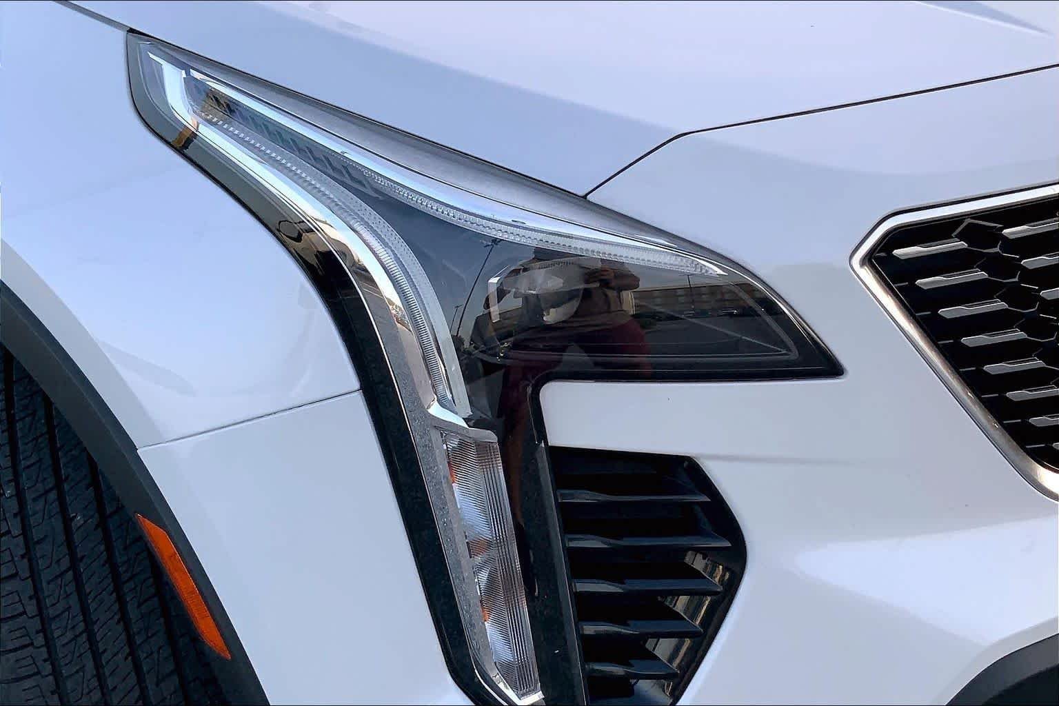 Used 2020 Crystal White Tricoat Cadillac AWD Premium Luxury image 26