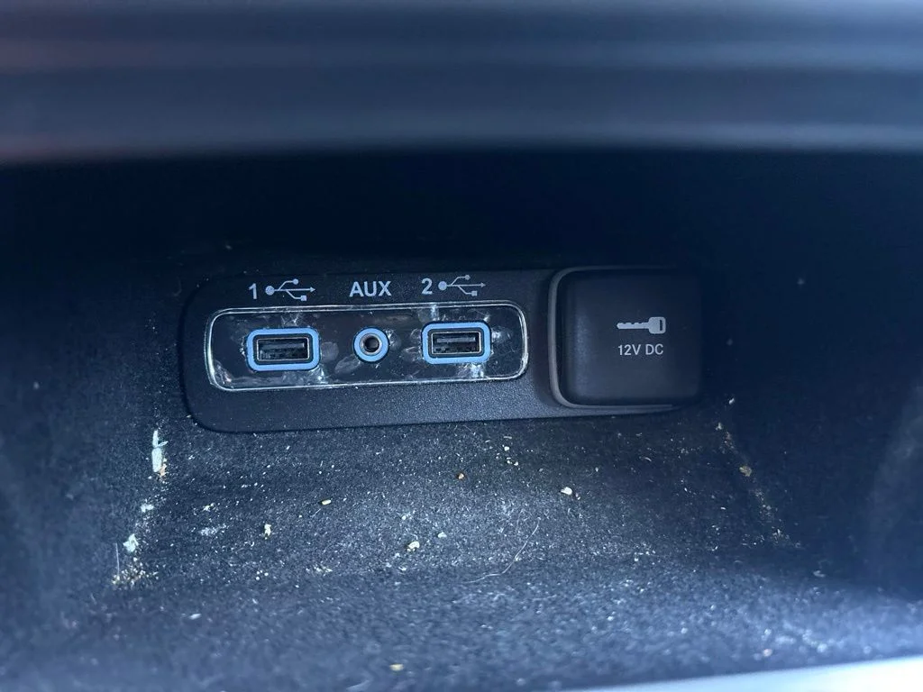 Used 2020 White Jeep Altitude image 27