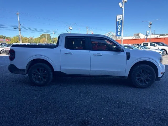 Used 2024 Oxford White Clearcoat Ford Lariat image 6