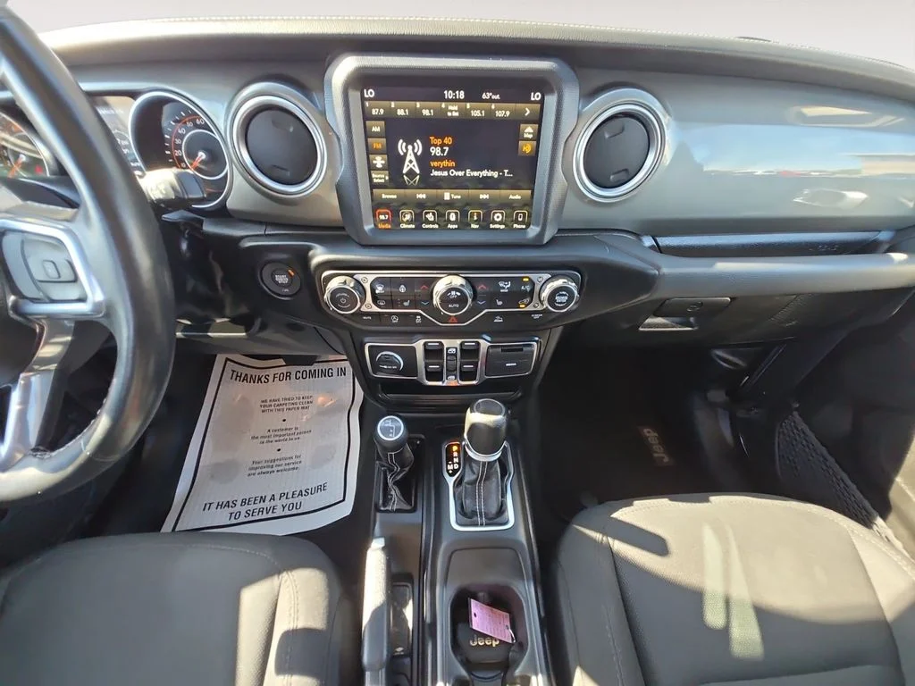 Used 2023 Gray Jeep Sahara image 13