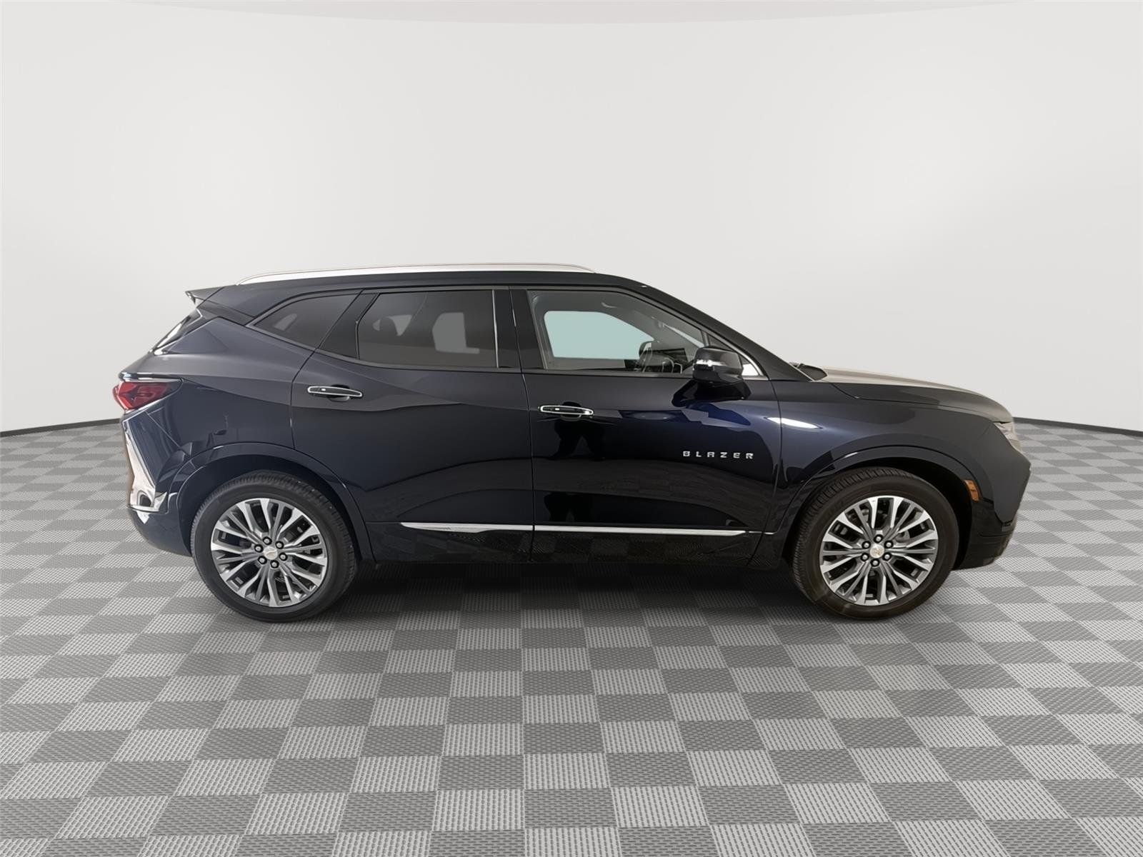 Used 2020 Midnight Blue Metallic Chevrolet Premier image 13
