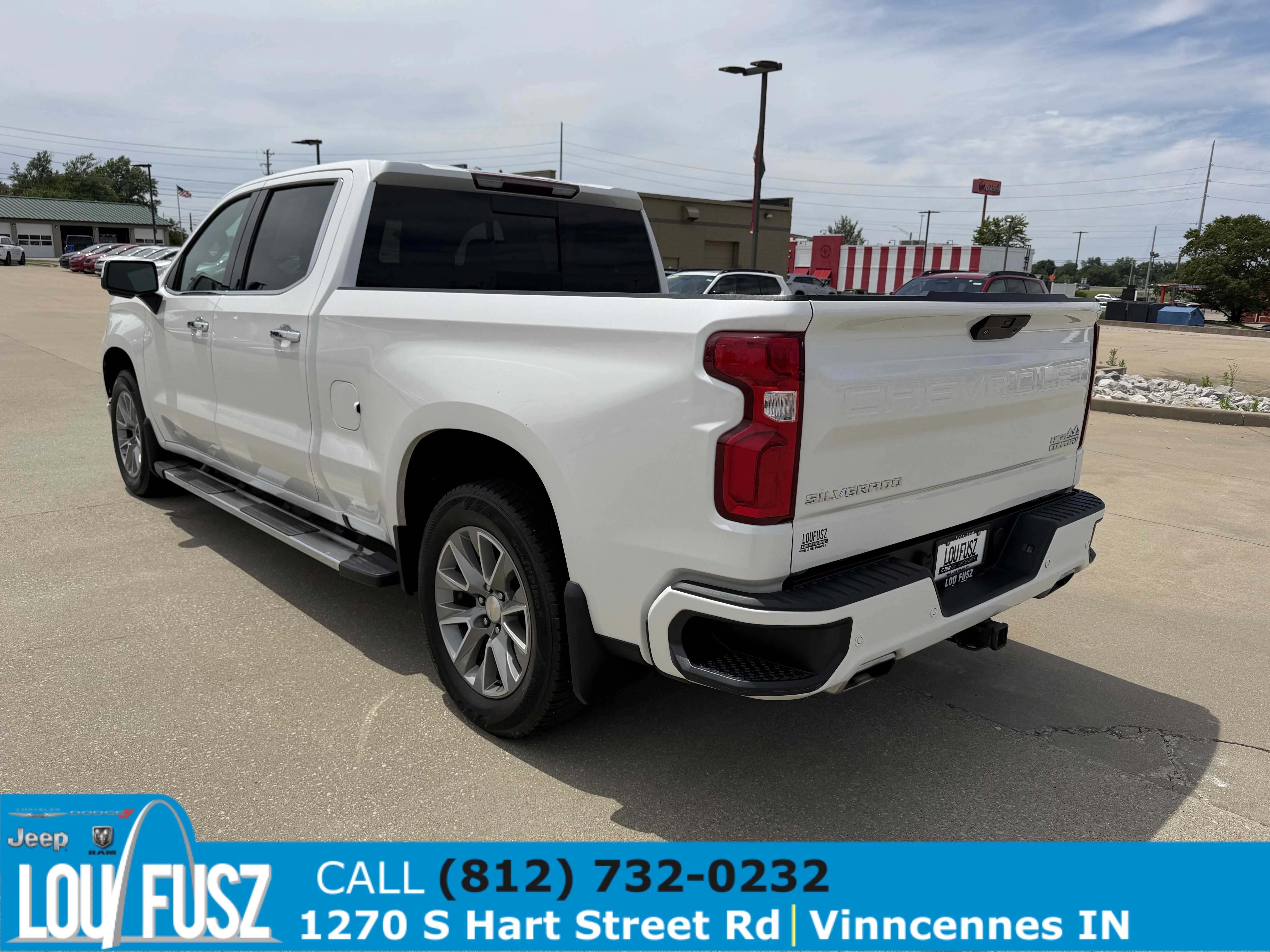Used 2022 White Chevrolet High Country image 5