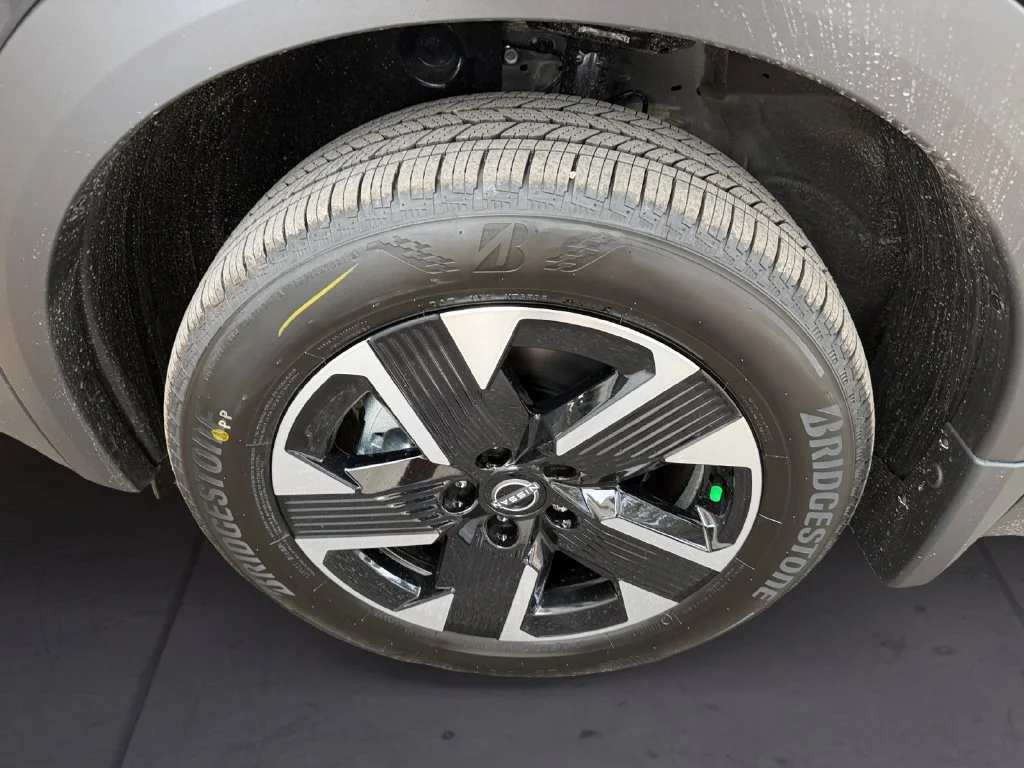 New 2027 Black Nissan SV image 9