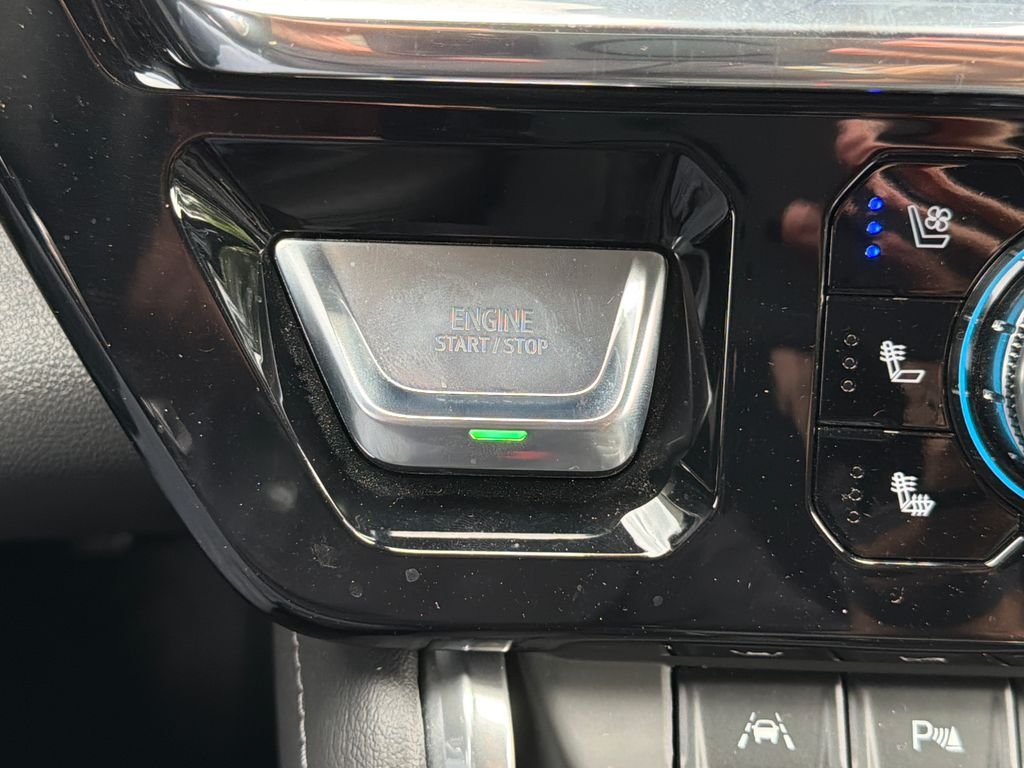 Used 2025 Onyx Black GMC Denali image 27