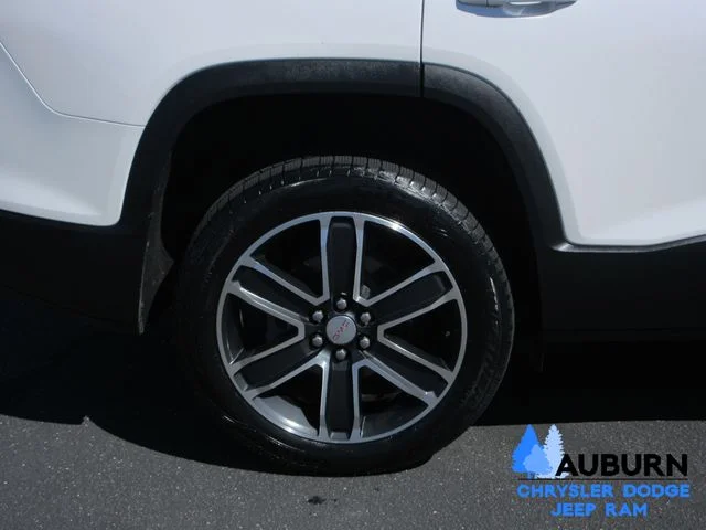 Used 2023 White GMC SLT image 9