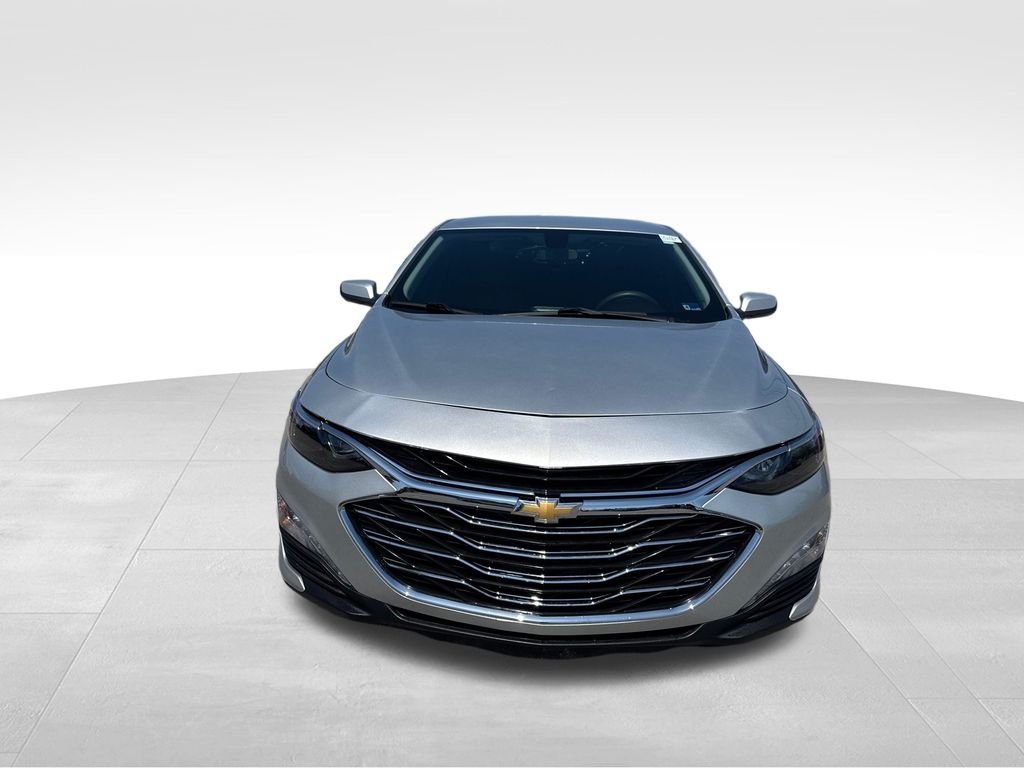 Used 2019 Silver Chevrolet LT image 9