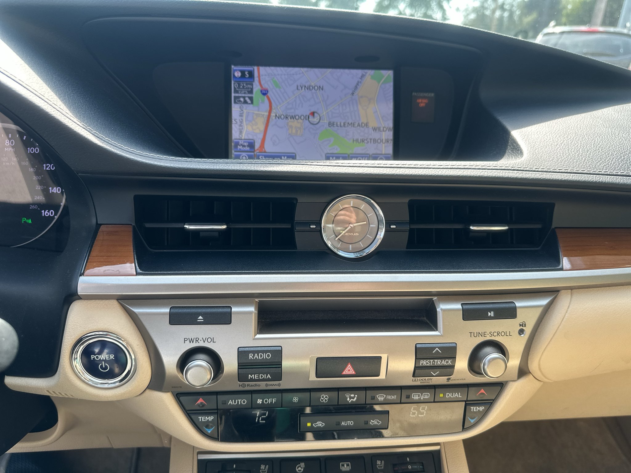 Used 2013 Starfire Pearl Lexus Hybrid image 11