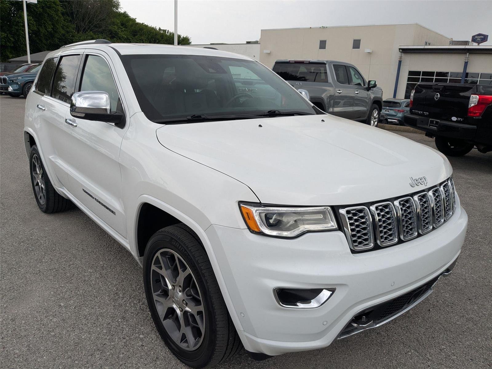 Used 2019 Bright White Clearcoat Jeep Overland image 3