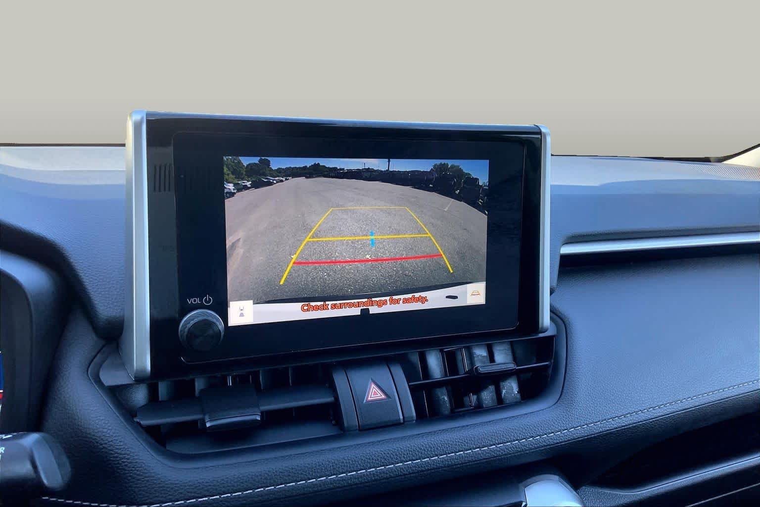 Used 2025 Ice Cap Toyota Hybrid XLE image 29
