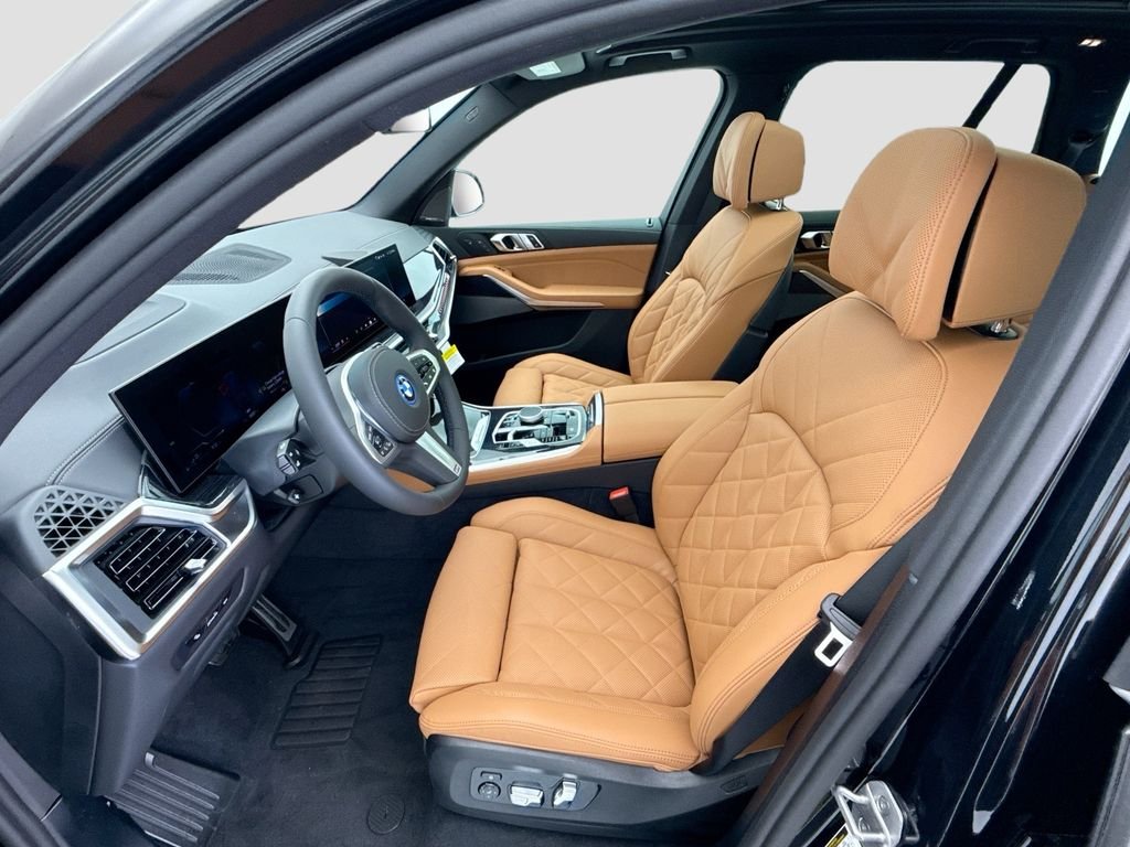 New 2026 Black Sapphire Metallic BMW xDrive50e image 18