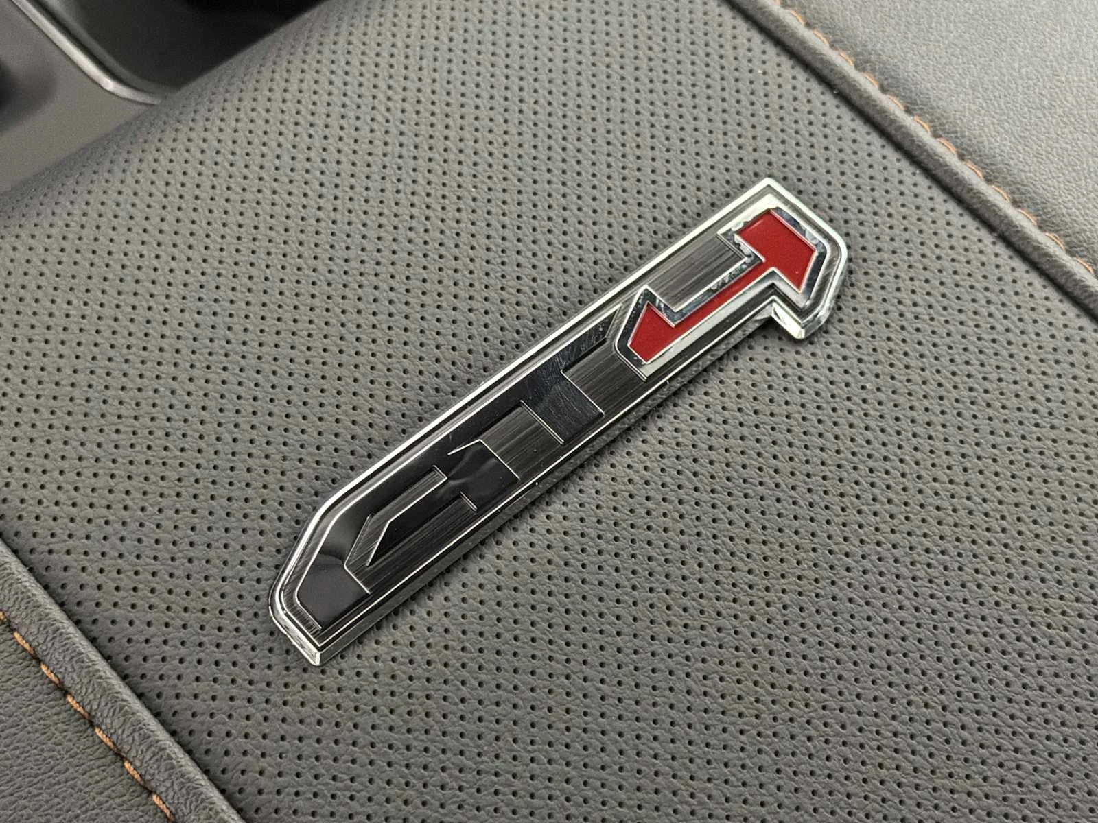 New 2026 Sterling Metallic GMC AT4 image 32
