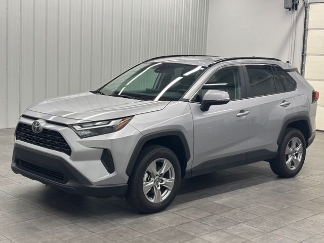 Used 2025 Silver Toyota XLE image 5
