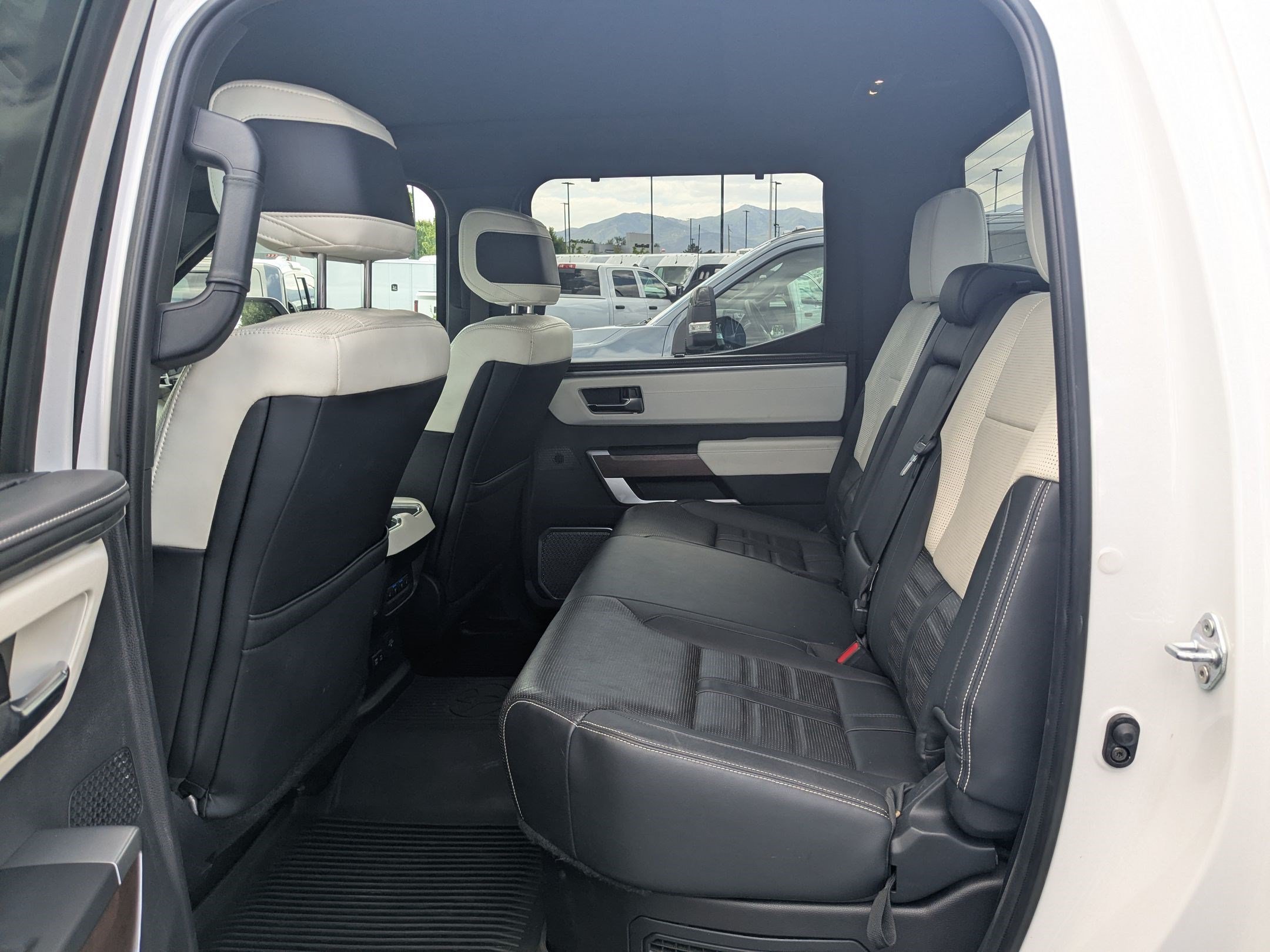 Used 2022 White Toyota Capstone Hybrid image 27