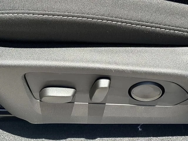 2026 Chevrolet Colorado LT - Photo 24