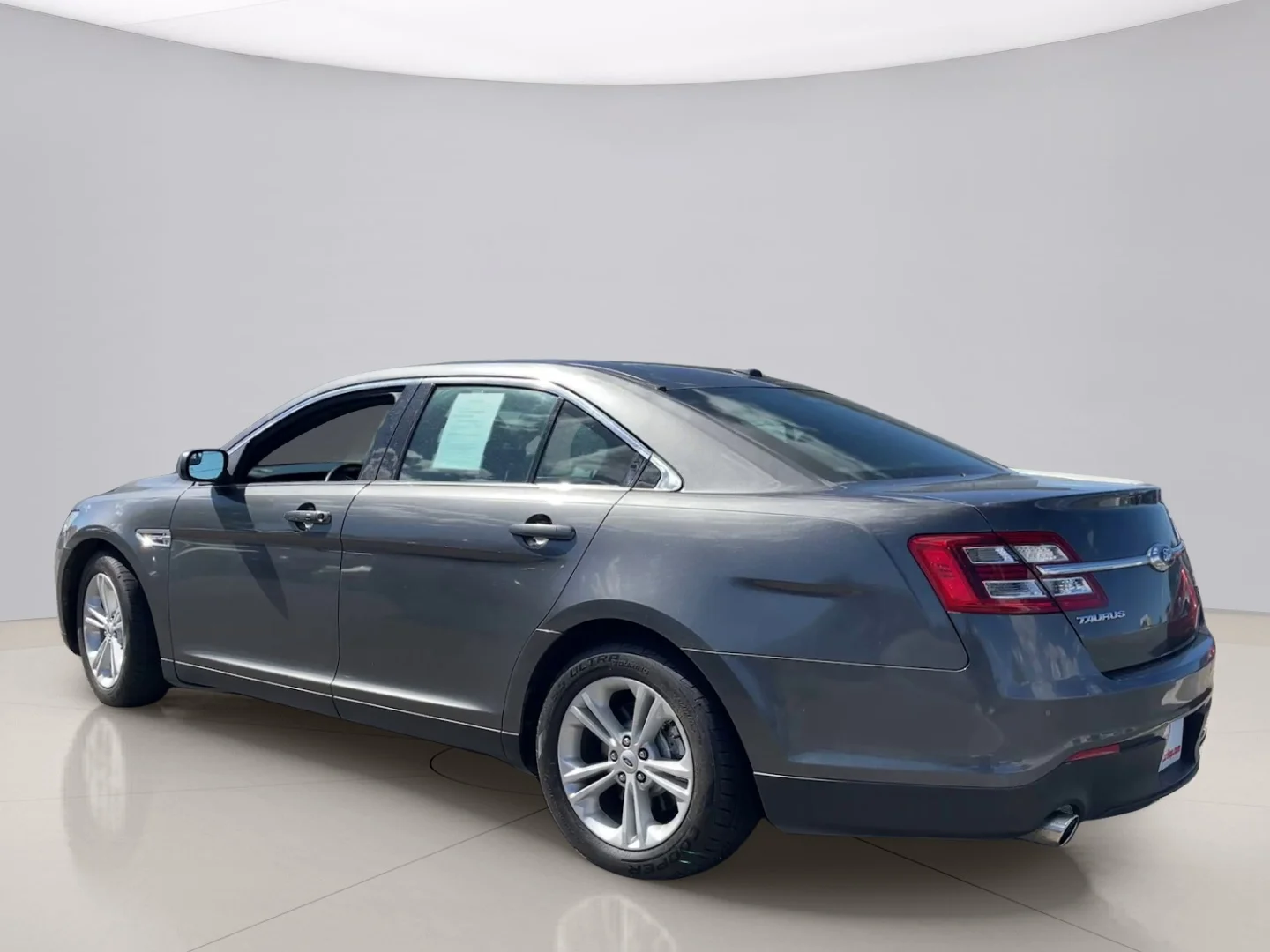 Used 2015 Gray Ford SEL image 3