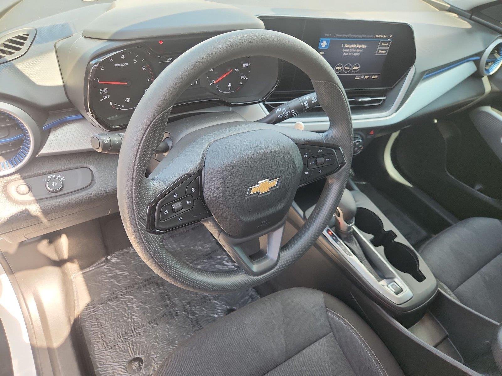 Used 2025 Summit White Chevrolet LS image 10
