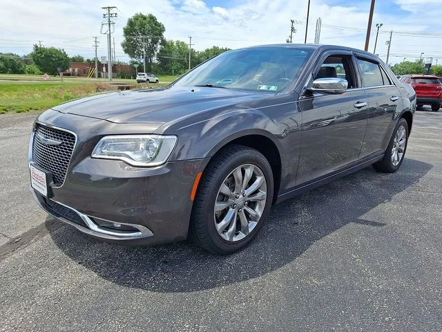 Used 2018 Gray Chrysler Limited image 5