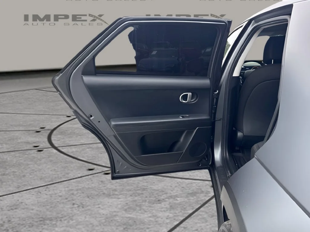Used 2024 Gray Hyundai SEL image 27