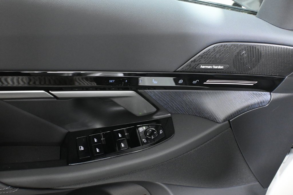 2026 BMW 5 Series 530i - Photo 24