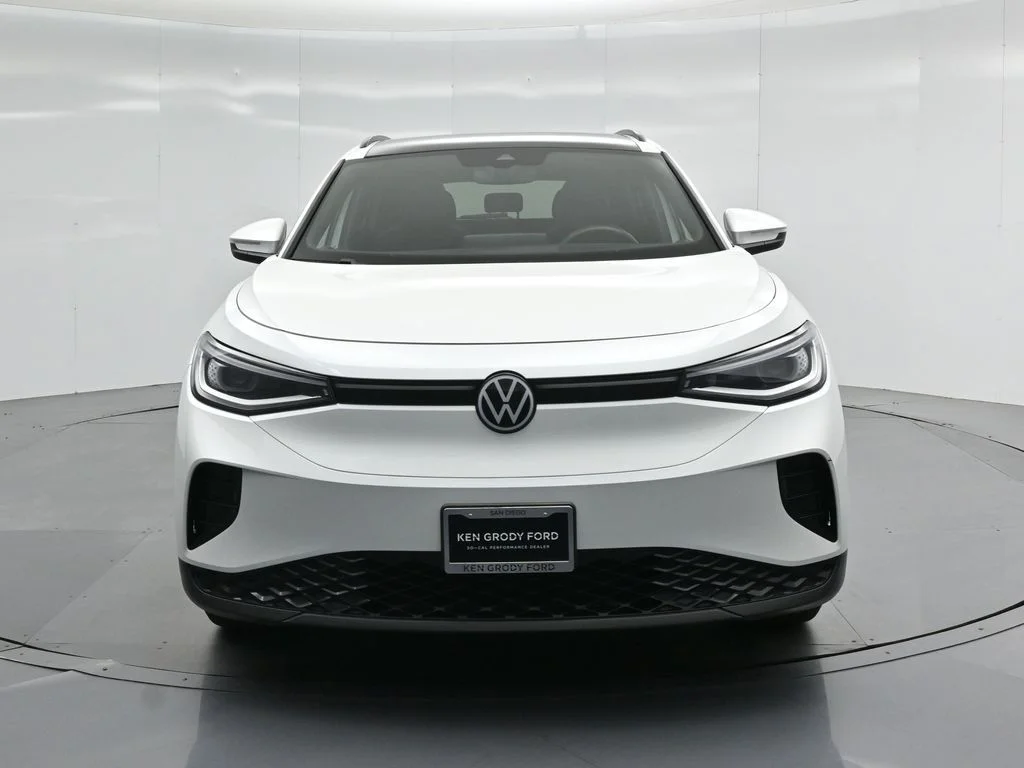 Used 2024 White Volkswagen S image 23