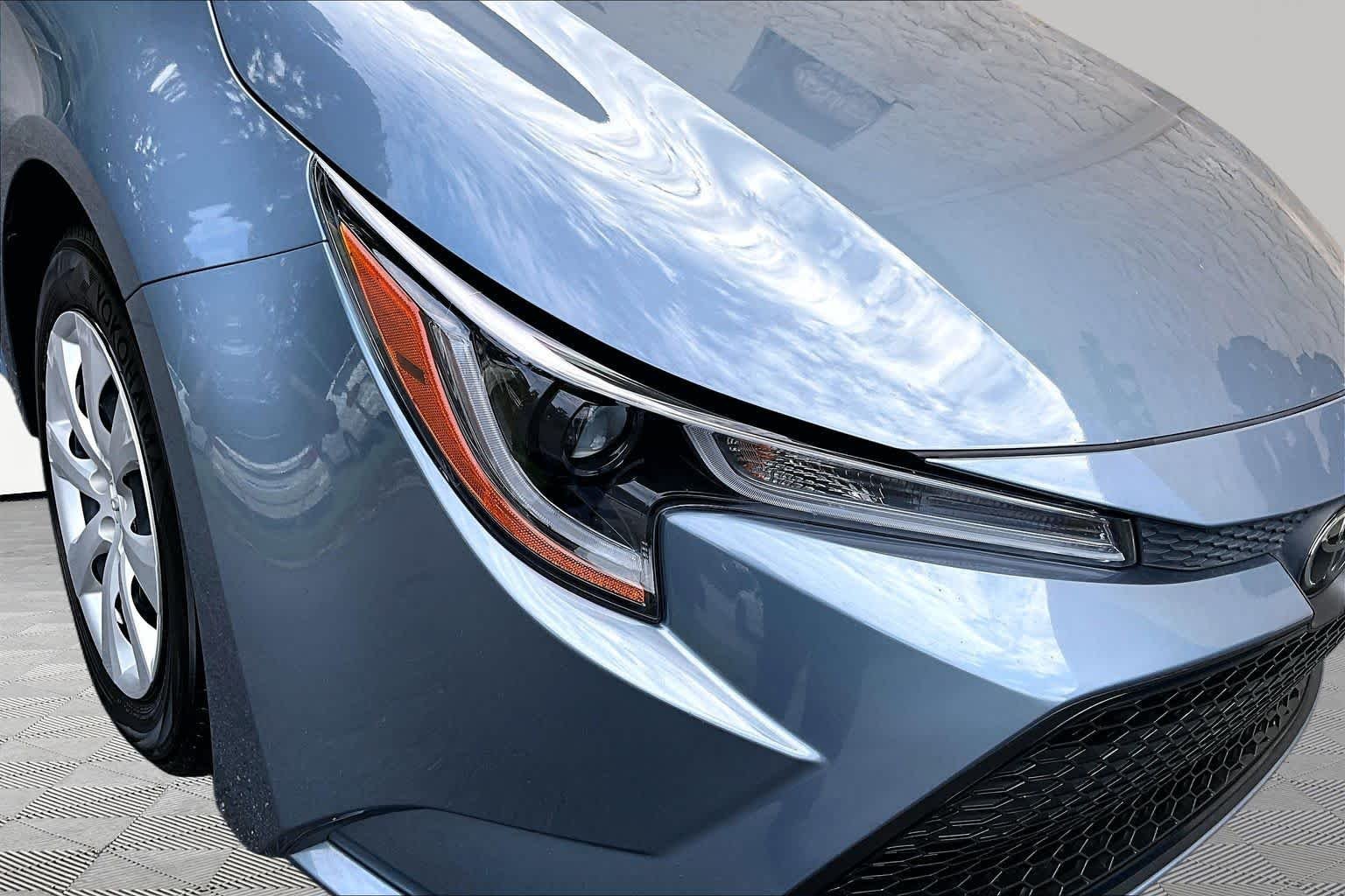 Used 2022 Celestite Toyota LE image 28