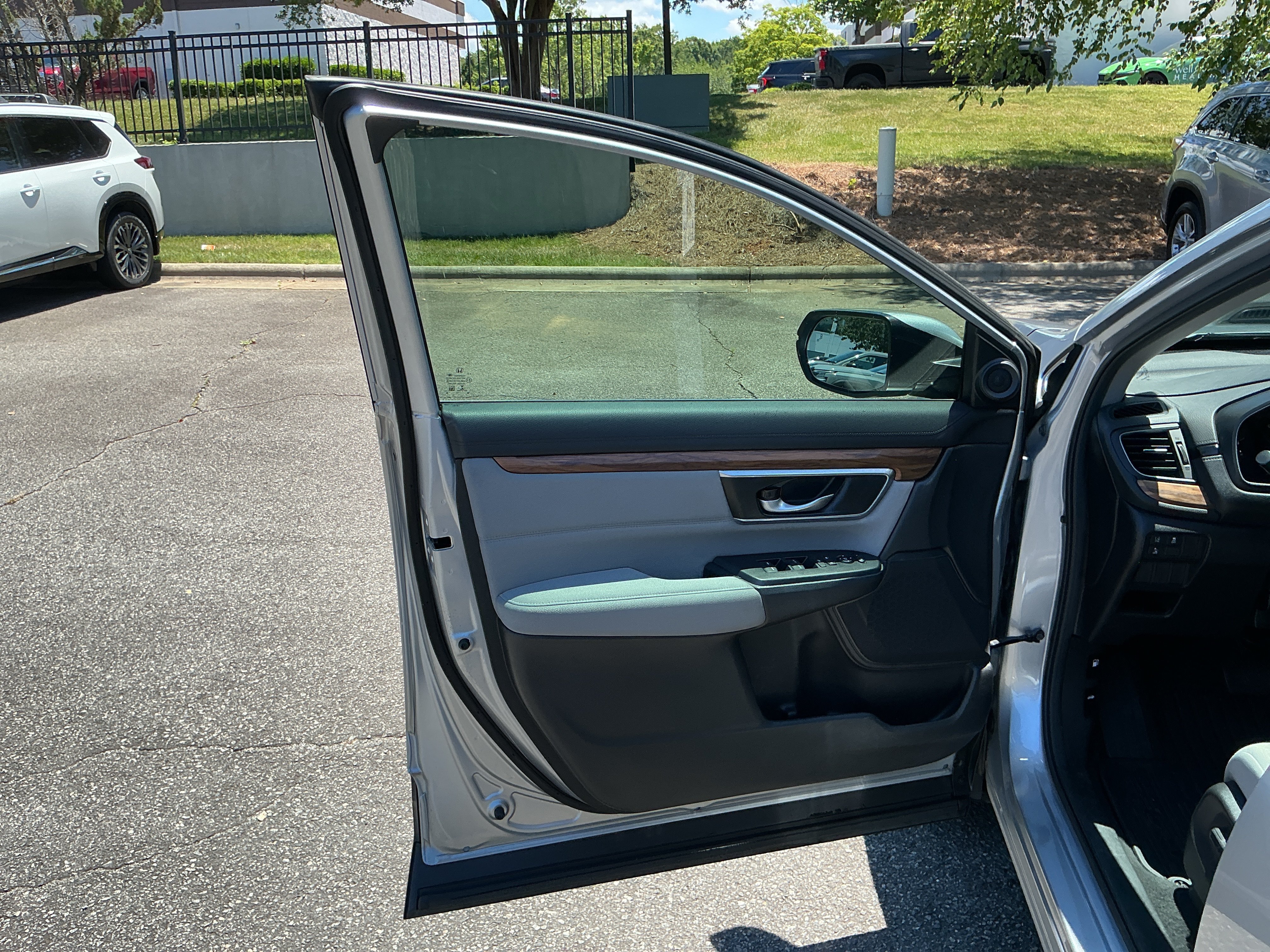 Used 2022 Silver Honda EX image 11