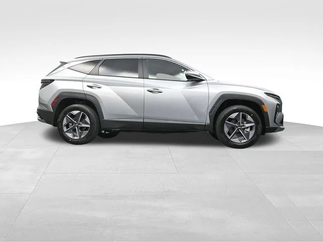 Used 2026 Silver Hyundai SEL Premium image 39