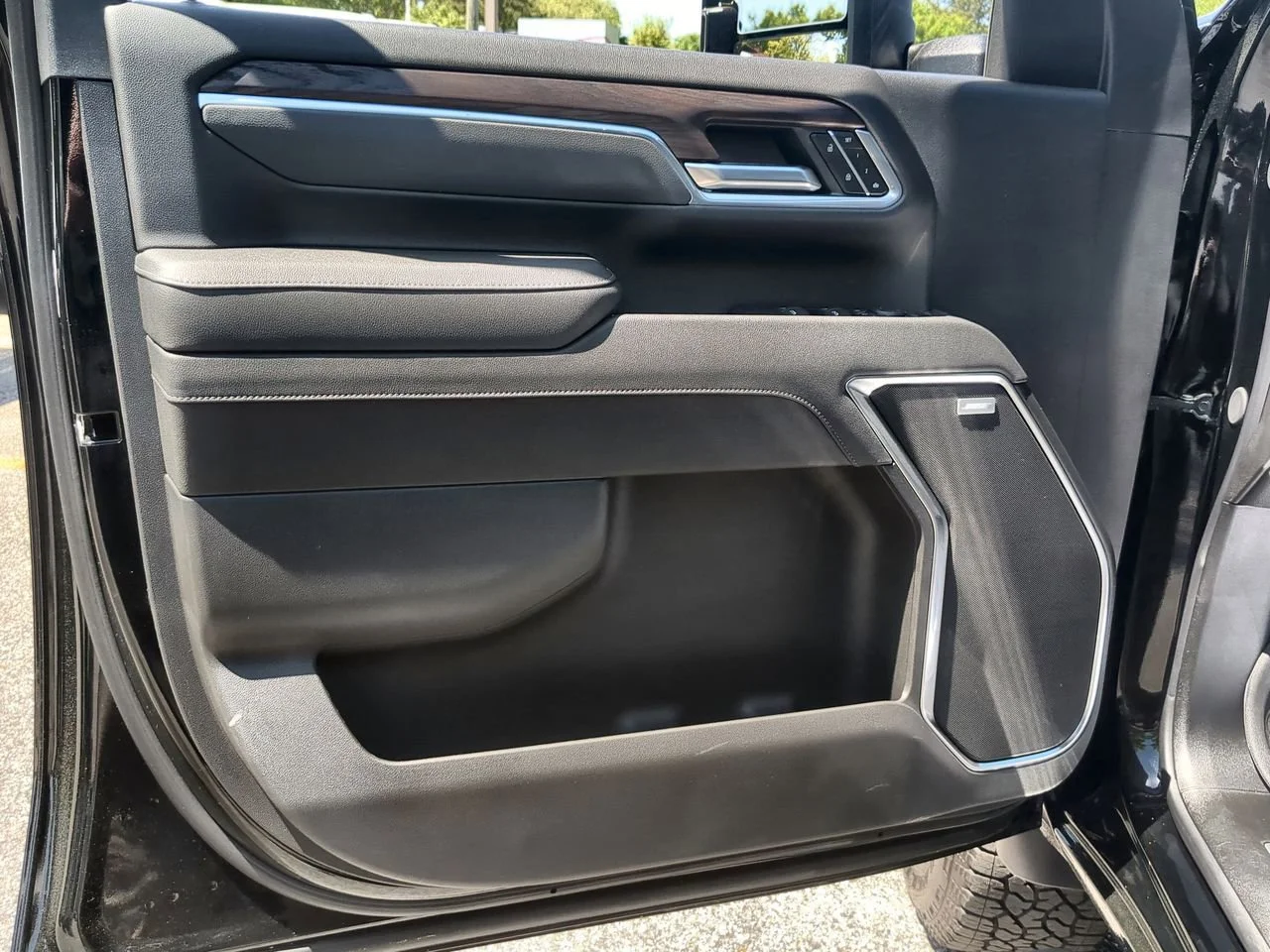 New 2026 Onyx Black GMC SLT image 23