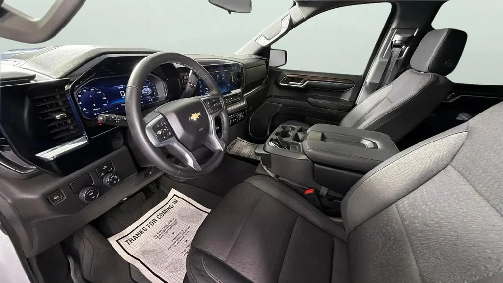 Used 2024 Summit White Chevrolet LT image 19