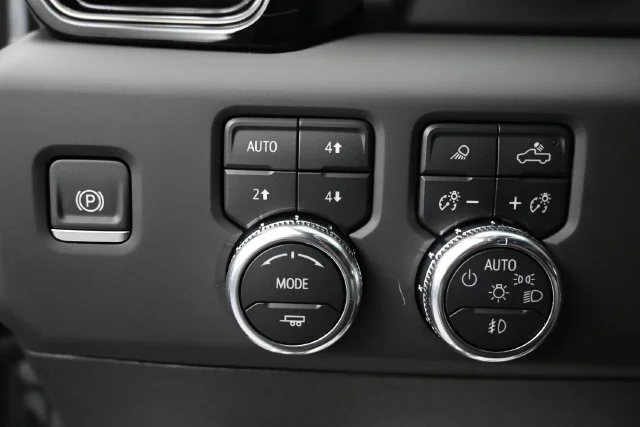 Used 2025 Summit White GMC AT4 image 13