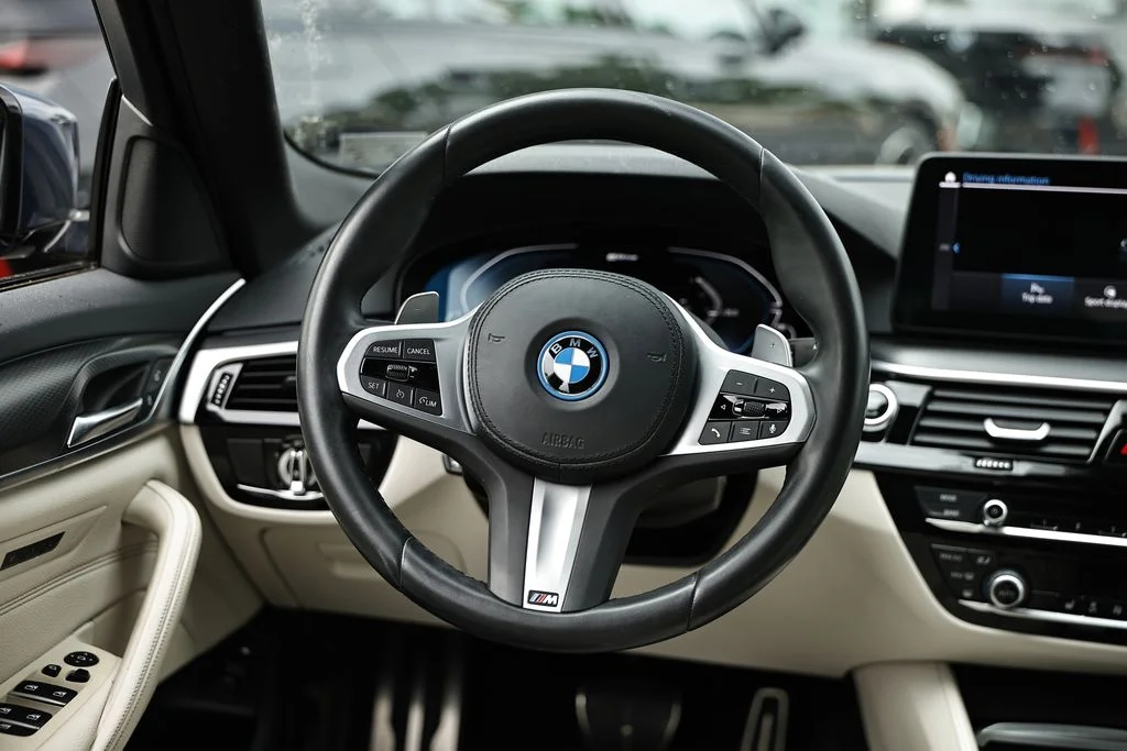 Used 2023 Arctic Race Blue Metallic BMW 530e iPerformance image 26