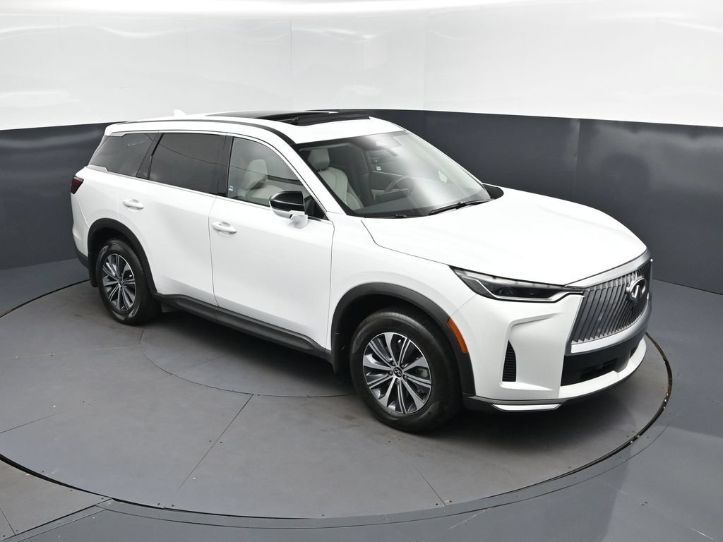 Certified Used 2026 White INFINITI PURE image 37