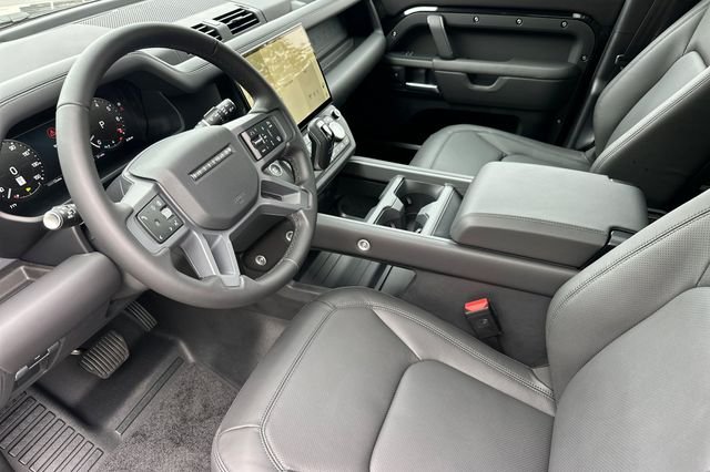 New 2026 Santorini Black Land Rover X-Dynamic SE image 9