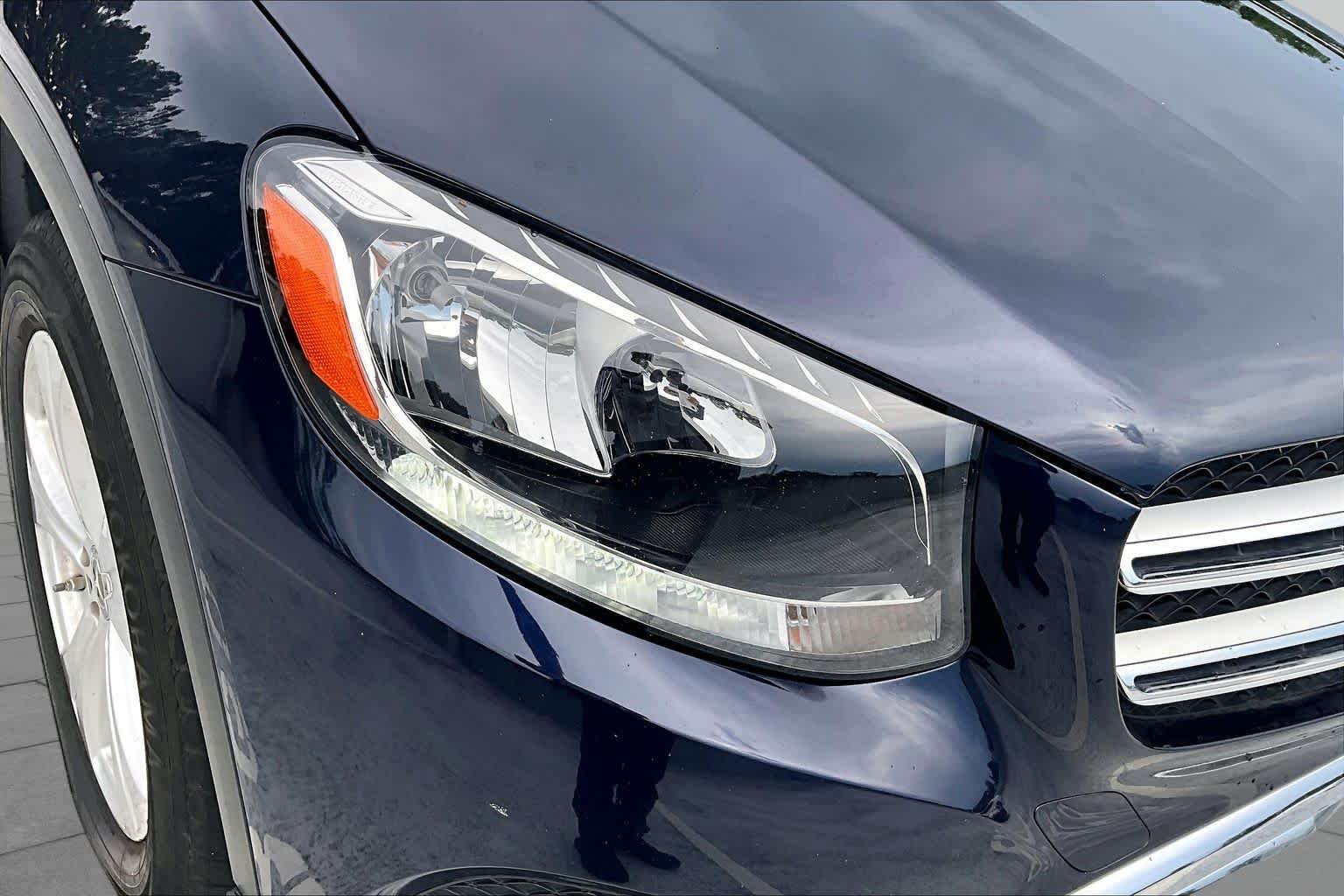 Used 2018 Lunar Blue Metallic Mercedes-Benz GLC 300 image 28