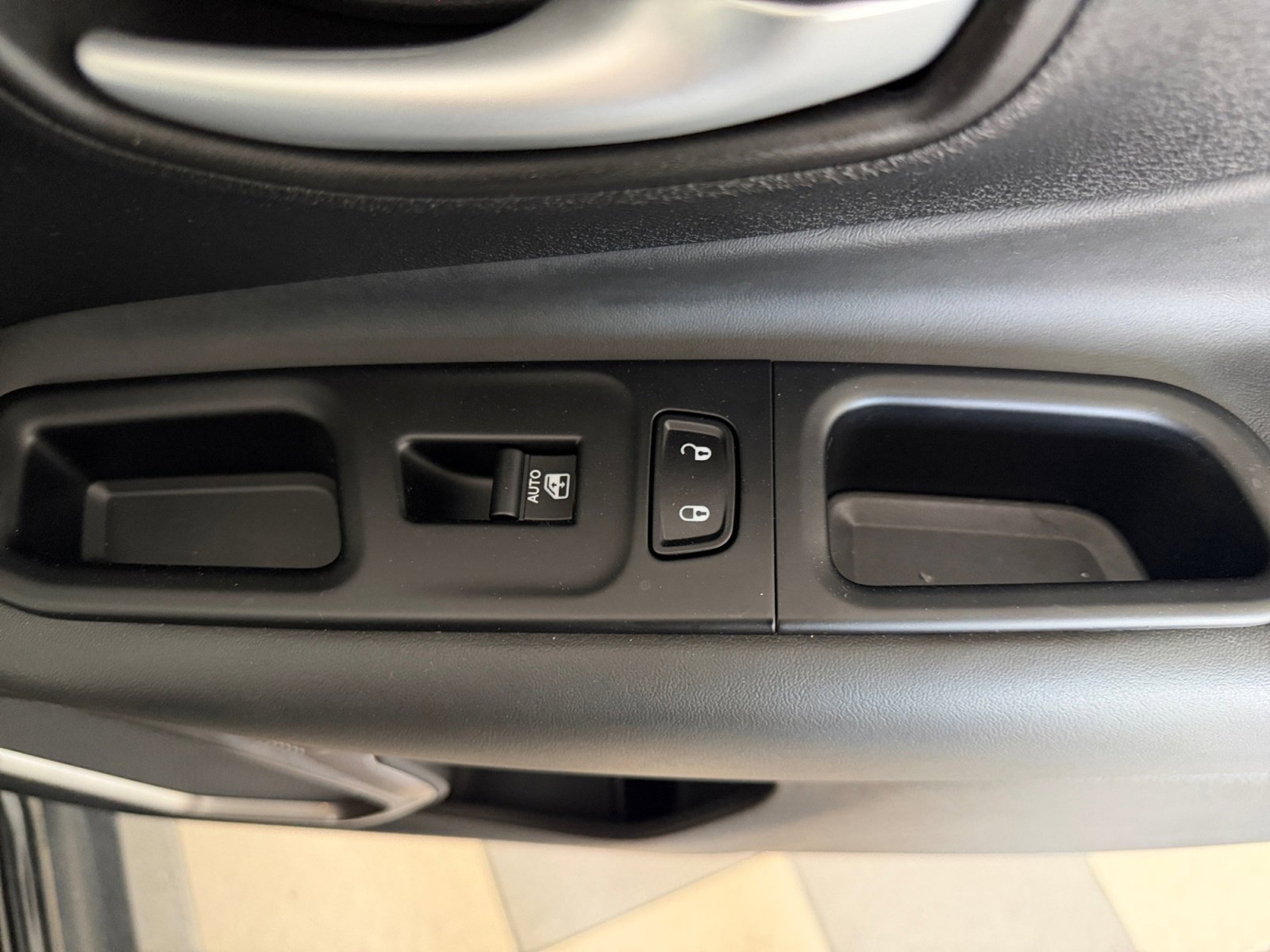 Certified Used 2023 Black Clearcoat Jeep Latitude image 33