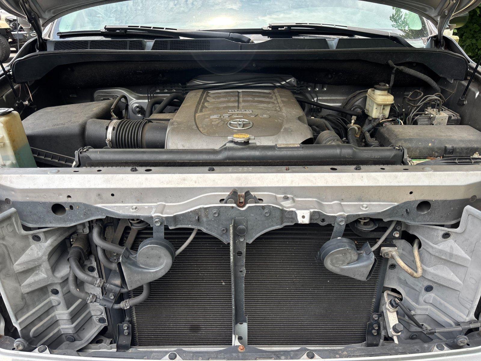 Used 2010 Silver Sky Metallic Toyota LTD image 9