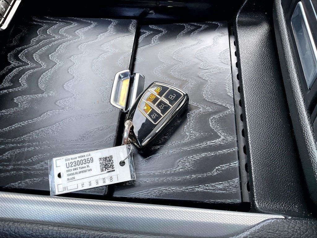 Used 2023 Black GMC Denali image 31